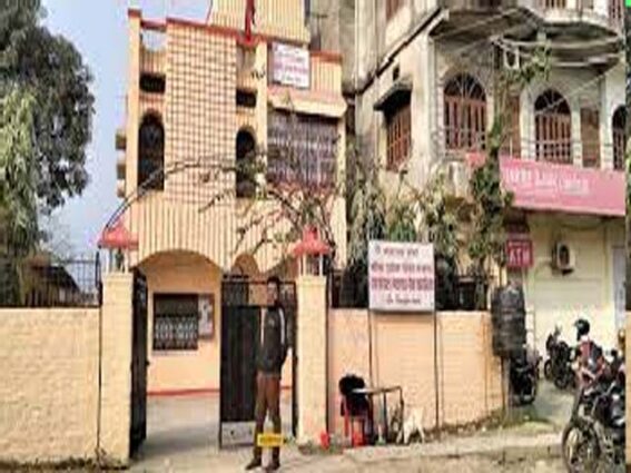 गौर यातायात कार्यालयमा सेवाग्रही संग खुलेआम घुस माग्दै