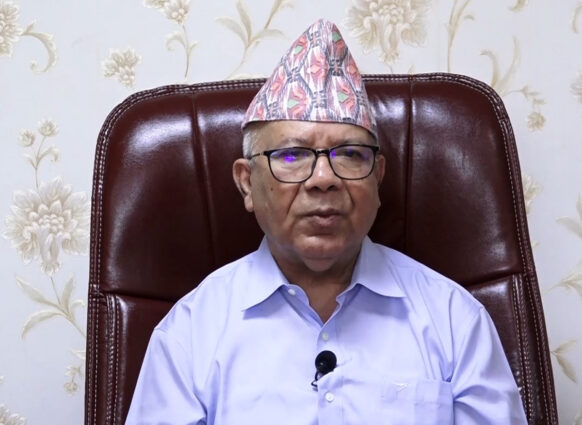 संविधान संशोधनको कुरालाई सार्वजनिक छलफलको विषय बनाउनुपर्छः माधव नेपाल