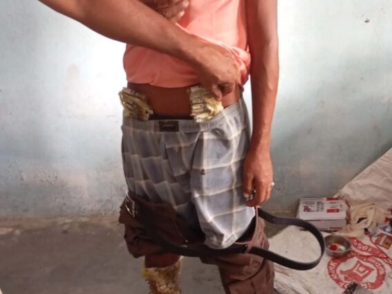 गौर बसपार्क नजिक बाट लागु औषध सहित एक जना पक्राउ