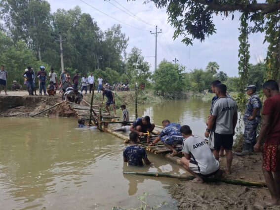 रातो नदीले तटबन्ध भत्काउँदा १५ करोड क्षति