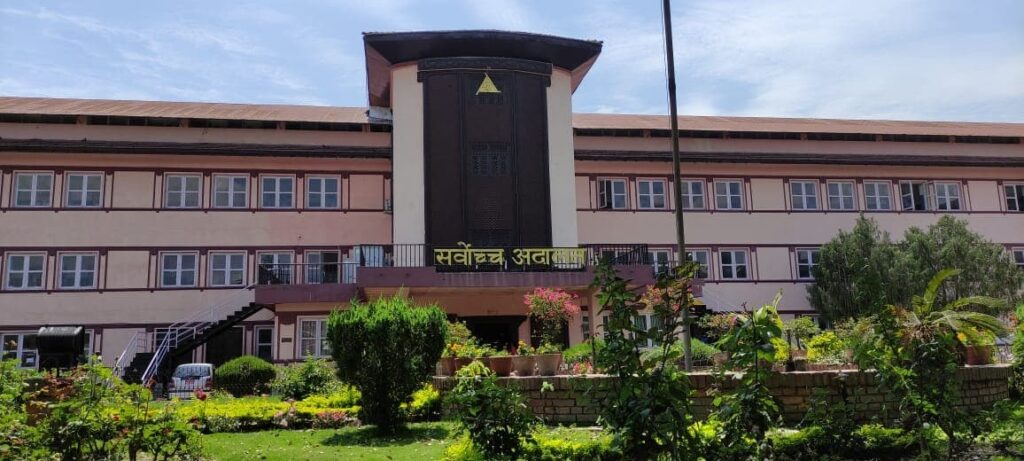 प्रतिनिधिसभा विघटनविरुद्धको रिटमा सर्वोच्चले दिएन अन्तरिम आदेश,  सातदिनभित्र लिखित जवाफ माग